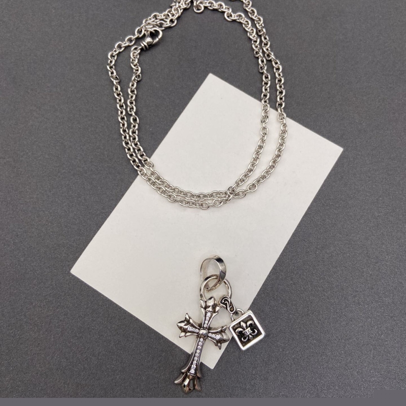 Ch**me He**ts necklaces
